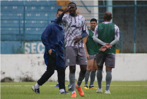 Em caso de novo adiamento, mais da metade do elenco de time da A3 ficará sem contrato