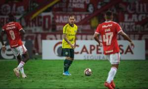 Ex-Inter, lateral do Ypiranga promete brigar pelo título do Gauchão