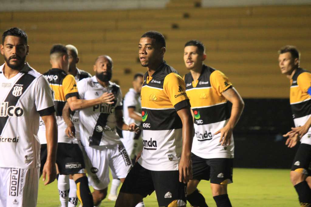 Criciúma vence nos pênaltis e elimina Ponte Preta da Copa do Brasil
