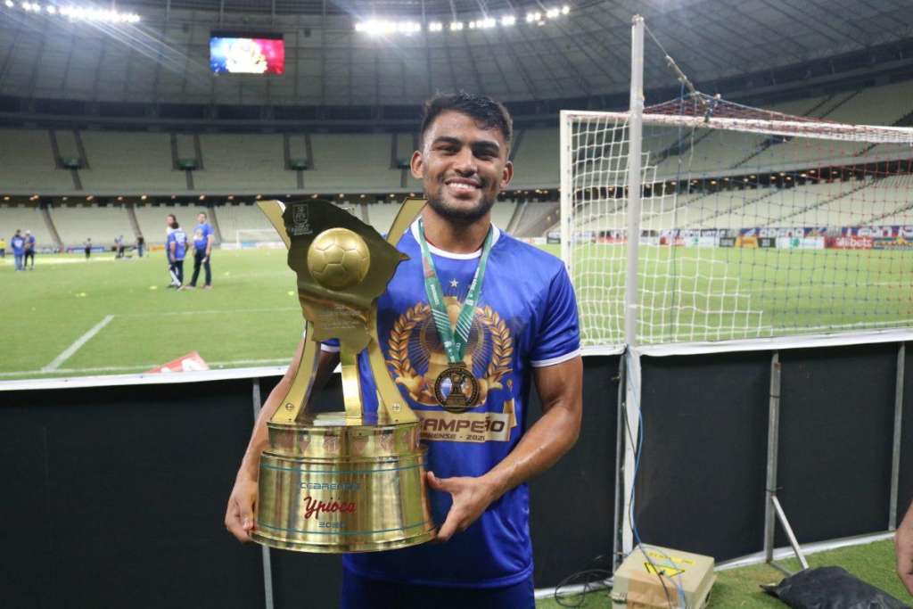 Ronald assinou até 2024