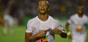 Após 190 dias, medalhão volta a treinar com o grupo do Santos