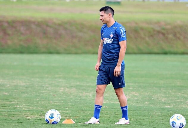 Paraguaio é regularizado e pode reforçar o Bahia na decisão