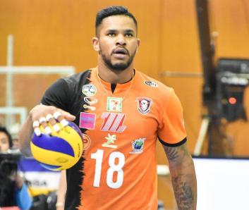 Atleta brasileiro promete foco na Copa do Rei de voleibol dos Emirados Árabes