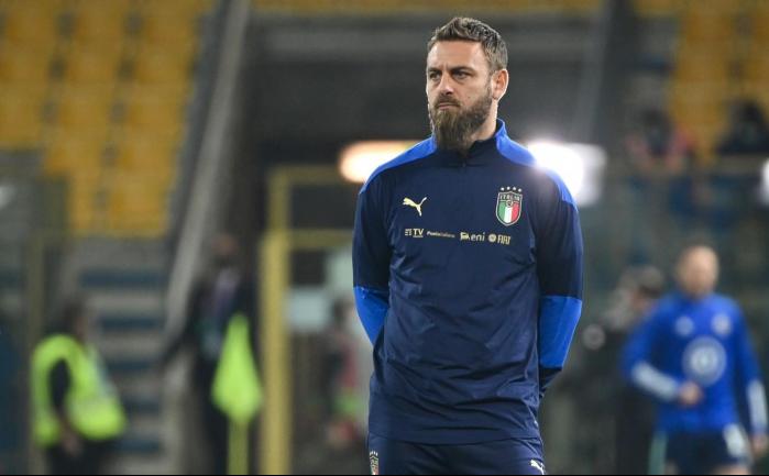 Ídolo da Roma, ex-volante do Boca Juniors é internado por complicações da covid-19