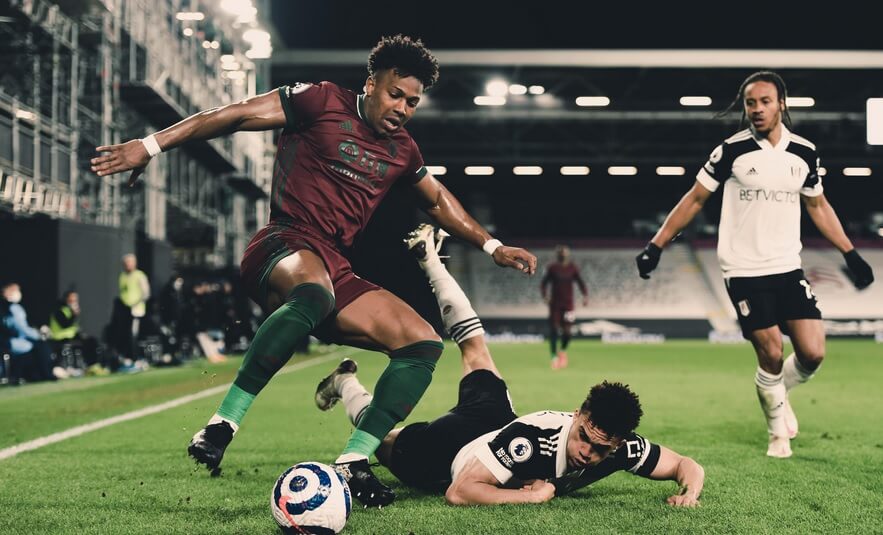 INGLÊS: Atacante “fortão” marca no fim e garante vitória do Wolverhampton