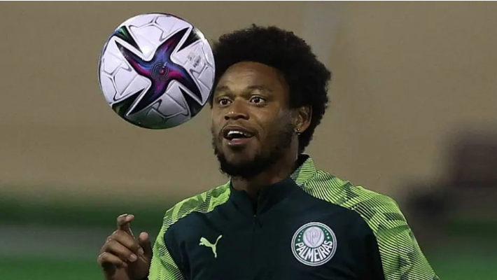 CBF libera e Luiz Adriano pode reforçar o Palmeiras na Supercopa do Brasil