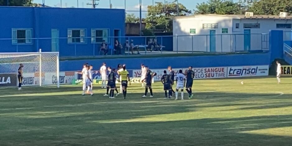 GOIANO: Em jogo isolado, Aparecidense vence Jaraguá e segue líder