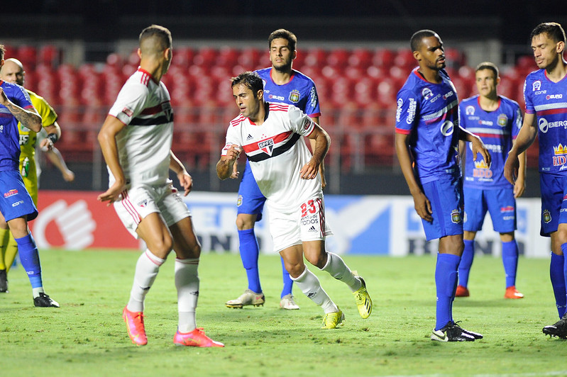 São Paulo 5 x 1 São Caetano – Show tricolor com direito a gol de estreante