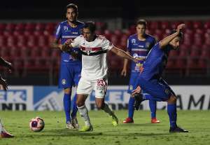 Éder só precisa de 30 minutos para fazer um gol e deixar boa impressão no São Paulo