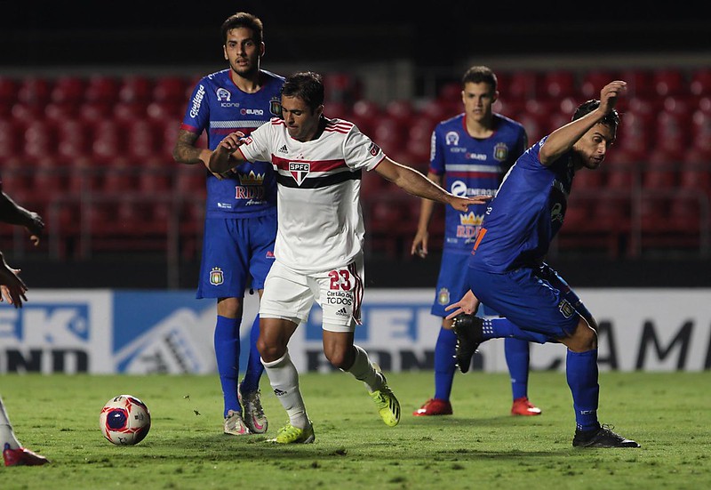 Éder só precisa de 30 minutos para fazer um gol e deixar boa impressão no São Paulo