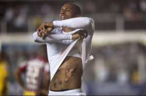 Após vencer covid, Copete festeja até o fato de poder atuar de lateral no Santos