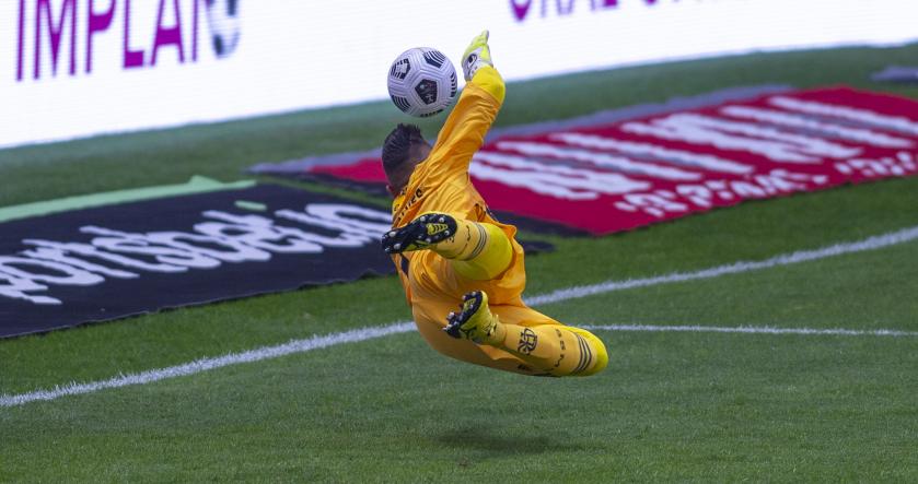 Herói nos pênaltis, Diego Alves celebra título do Flamengo: “É especial”