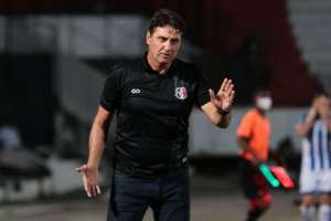 Após queda na Copa do Nordeste, Santa Cruz confirma saída de técnico e dirigente