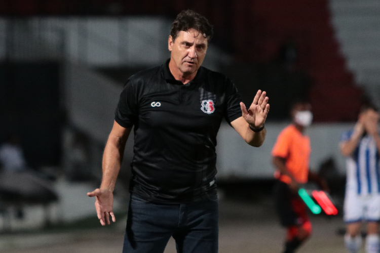 Após queda na Copa do Nordeste, Santa Cruz confirma saída de técnico e dirigente