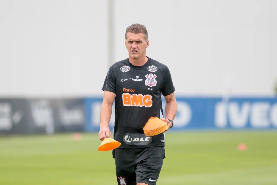 Apesar do 10º jogo invicto, Mancini admite a falta de bom futebol no Corinthians