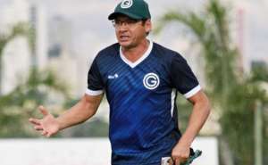 Após derrota em clássico, clube da Série B manda técnico embora