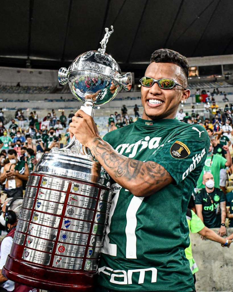 Jogador do Palmeiras responde Lucas Paquetá, ex-Flamengo, e compara títulos