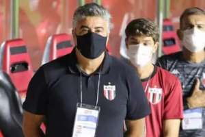Após saída de Brigatti, Santa Cruz define técnico ex-Botafogo-SP como alvo principal
