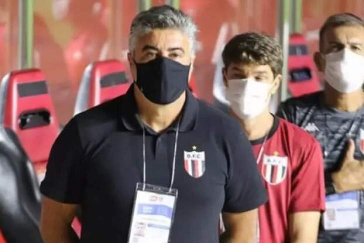 Após saída de Brigatti, Santa Cruz define técnico ex-Botafogo-SP como alvo principal