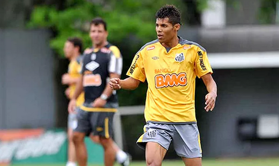 Piauiense: River contrata experiente zagueiro, ex-Santos e Bragantino