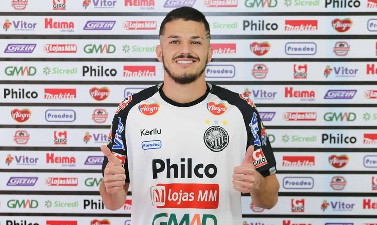 Paranaense: Com mais de 100 jogos, meia renova com Operário até 2022