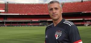 Crespo vai de São Paulo alternativo para administrar avalanche de jogos