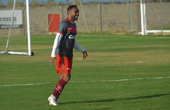 Após classificação na Copa do Brasil, volante espera crescimento do CRB