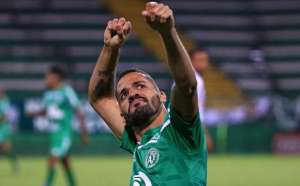 Em dívida com atacante, Chapecoense pode perder jogador para clube da Série B