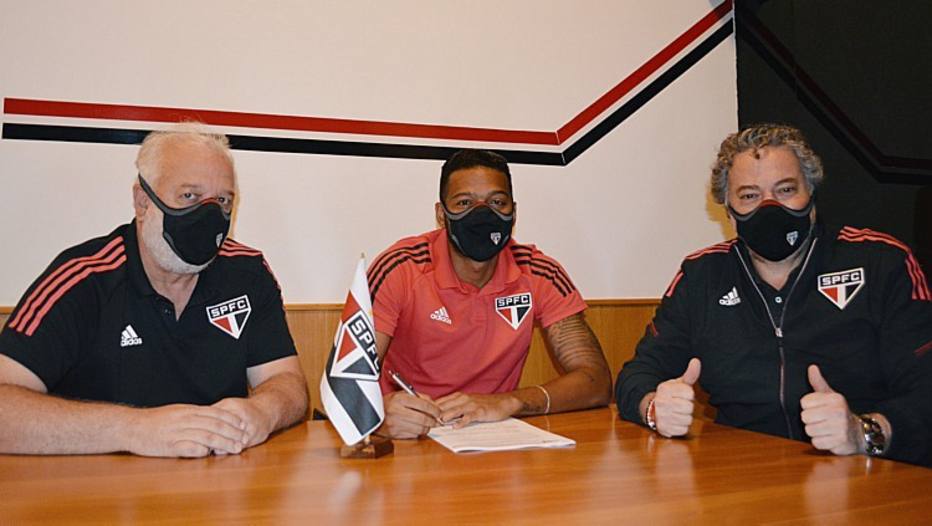 Paulistão: Segundo mais longevo do elenco, lateral renova com São Paulo até 2022