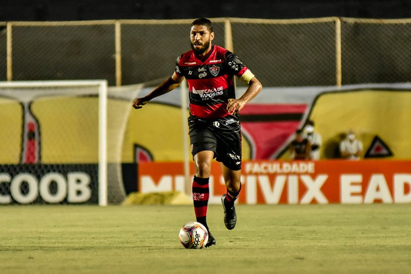 BAIANO: Doce Mel surpreende e vence Vitória no Barradão