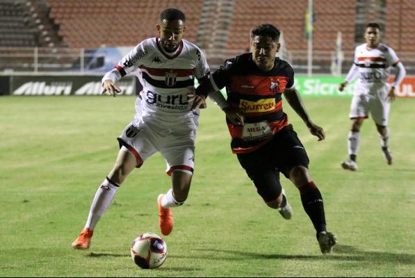 Ituano e Botafogo fizeram duelo bastante 'pegado' em Itu - José Bazzo/Agência Botafogo