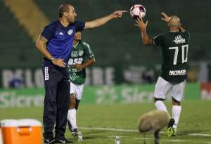 Após nova derrota, treinador do Guarani despista sobre risco de demissão