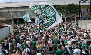 Organizada do Guarani critica jogadores e pede saída de treinador