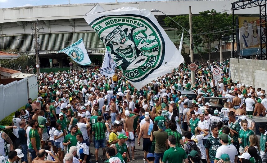 Organizada do Guarani critica jogadores e pede saída de treinador