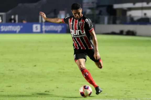 Atacante do Botafogo-SP terá duelo particular contra Weverton do domingo