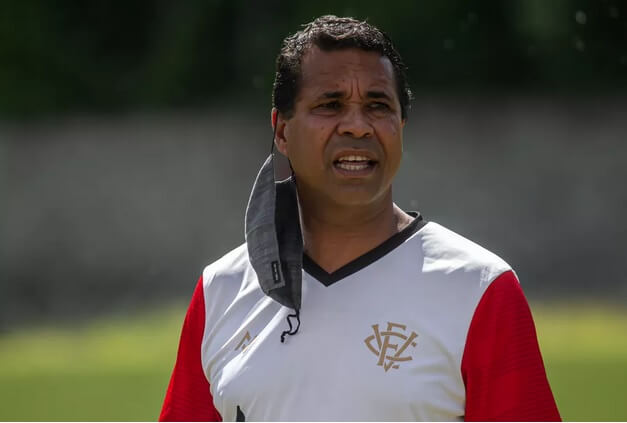 Treinador do Vitória revela prioridades de olho na Série B
