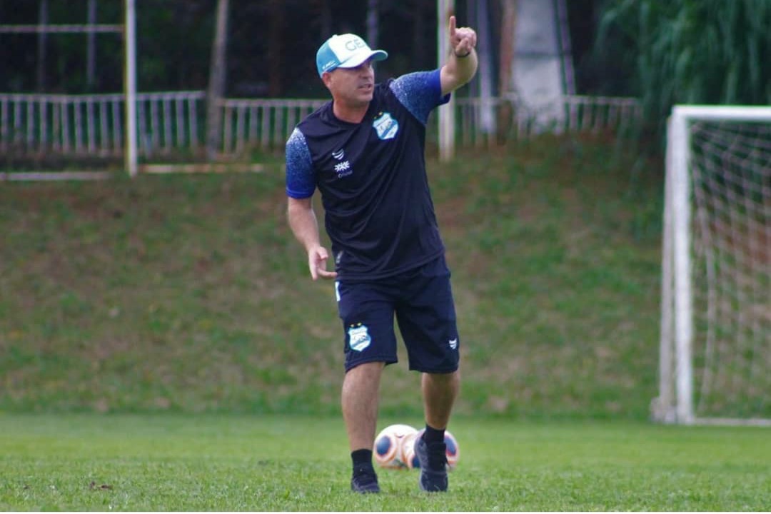 Goiano: Destaque no Goiano, Cléber Gaúcho destaca bom momento do Grêmio Anápolis
