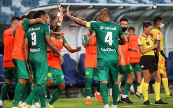 Novato do Brasileirão cede pressão e assina com a Globo, mas critica pay-per-view