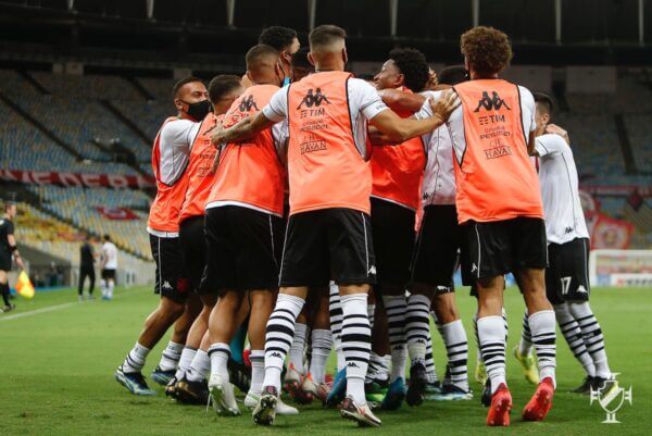 Morato comemora vitória do Vasco no clássico, mas avisa: “Nosso objetivo é o acesso”