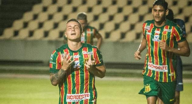 Ex-atacante de Corinthians, Flu e Ponte deixa Sampaio Corrêa