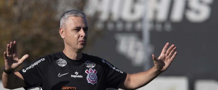 Grêmio abre negociação com ex-técnico do Corinthians para a vaga de Renato Gaúcho