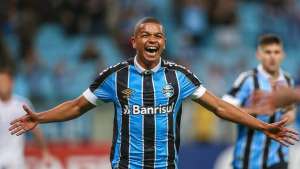 Mais um passo! Zagueiro tem rescisão com Grêmio publicada e irá fechar com Fluminense