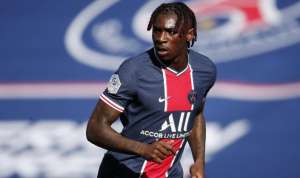 Técnico do Everton revela desejo de contar com atacante do PSG na próxima temporada