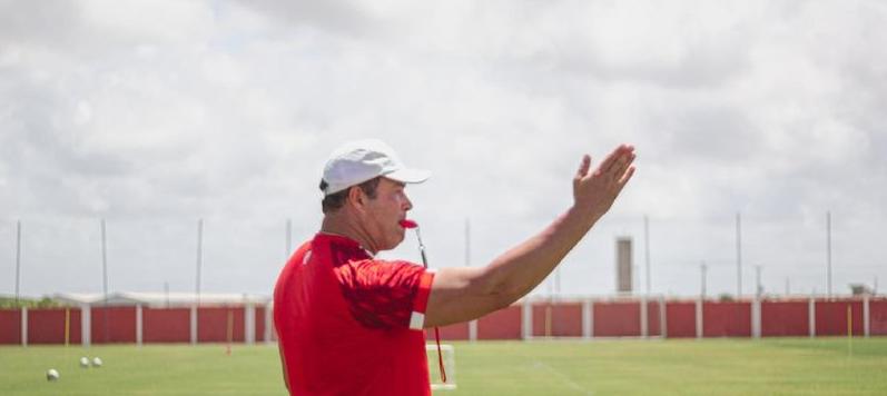 Copa do Nordeste: Fernandes garante CRB focado, mas aponta Bahia como favorito