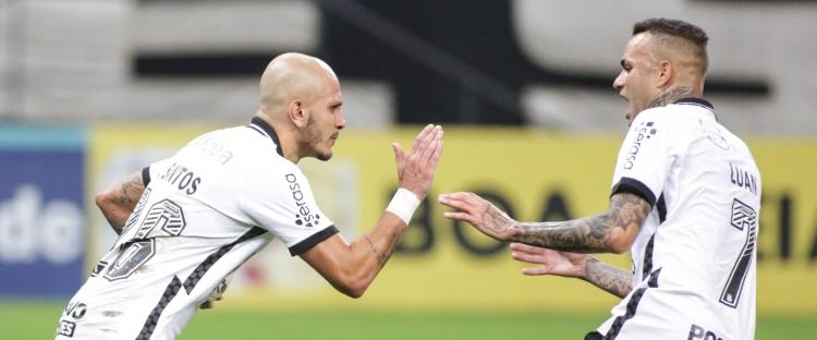 Fábio Santos fez o único gol do empate do Corinthians Fábio Santos fez o único gol do empate do Corinthians