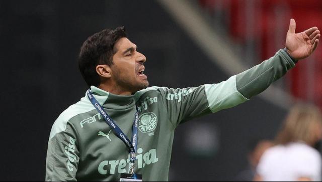 Buscando um esquema ideal, Abel Ferreira ainda quer ajustar o ataque do Palmeiras