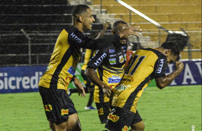 Novorizontino bate a Ferroviária. Foto: Guilherme Videira