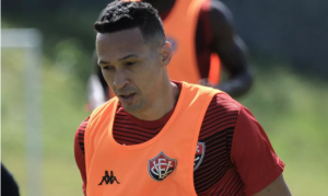 Manaus FC fica próximo de anunciar meia ex-Vitória e ídolo de clube europeu