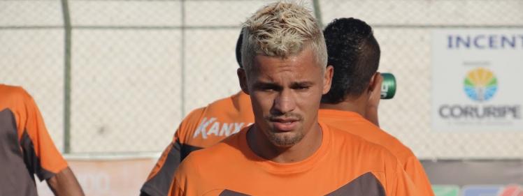 Após se livrar de doping por uso de gel para ereção, volante testa para Covid-19