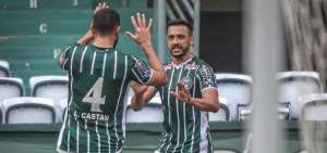 PARANAENSE: Coritiba goleia e encosta no pelotão da frente; Paraná tropeça